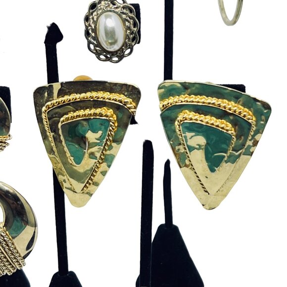 Vintage Lot of 5 Heavy Gold Tone Clip On Earrings (5506) - Picture 7 of 9